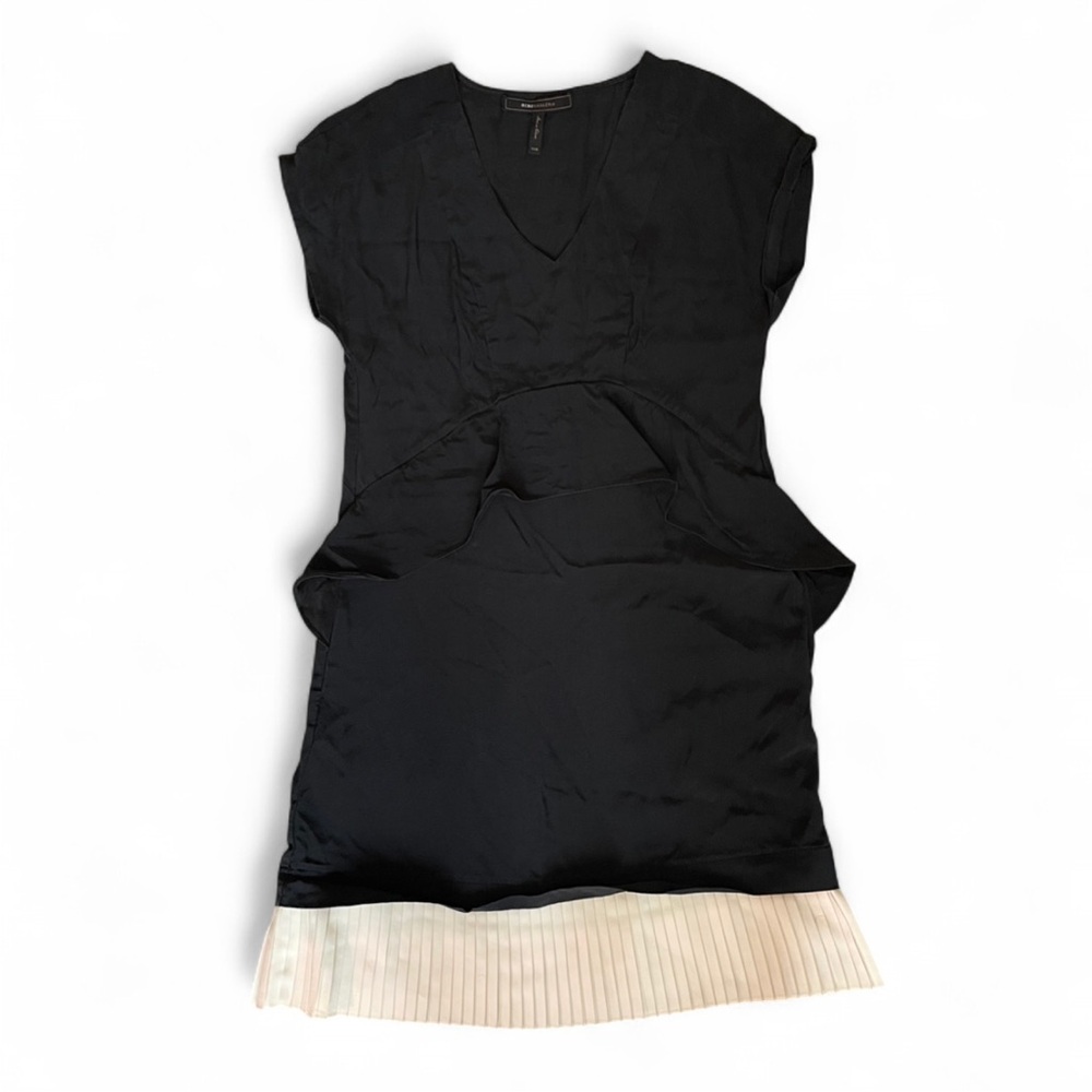 BCBGMaxazaria size XXS 100% silk Black Dress with Cream Pleated Hem